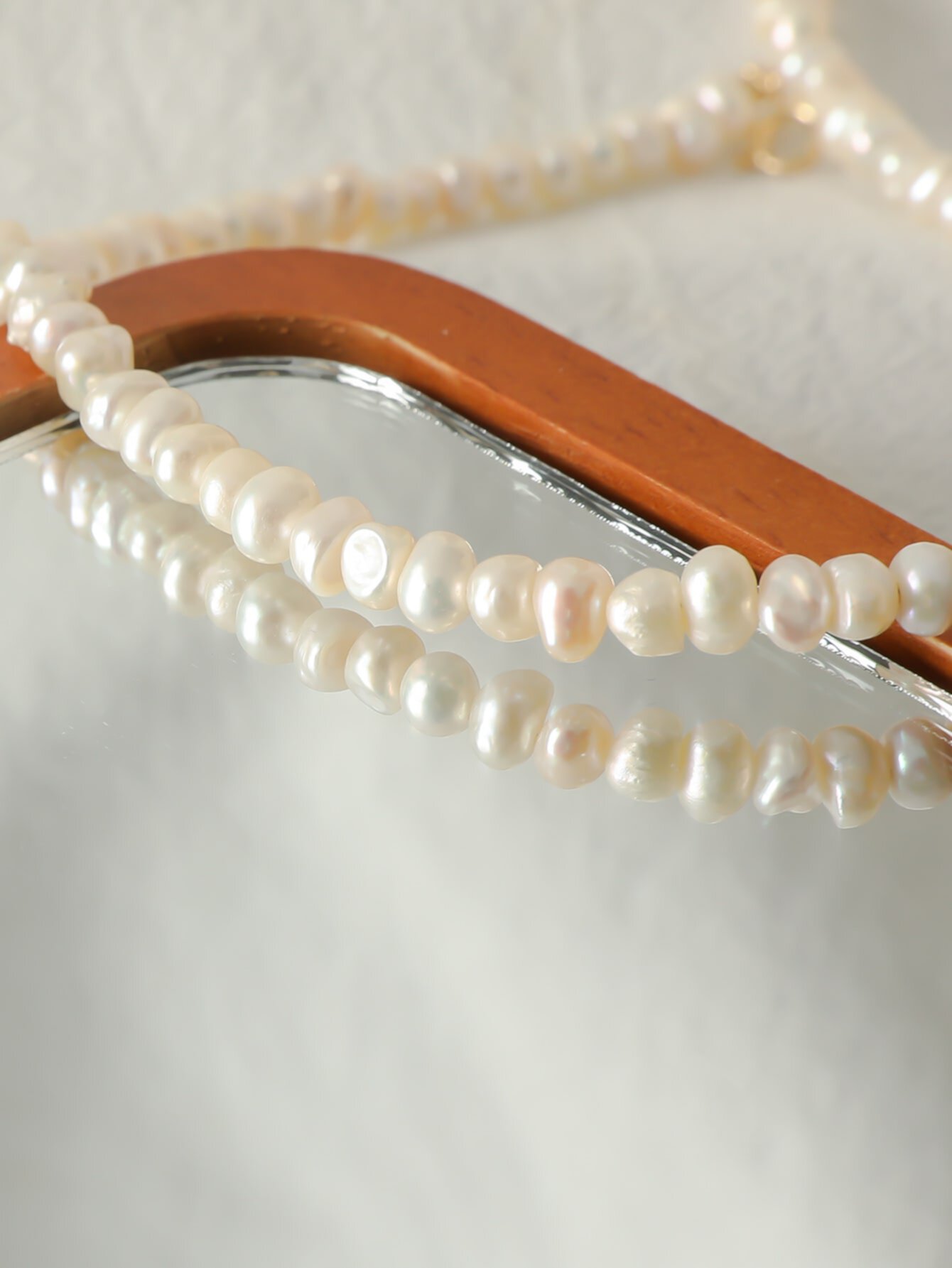 Ожерелье из бисера с натуральным жемугом SHEIN