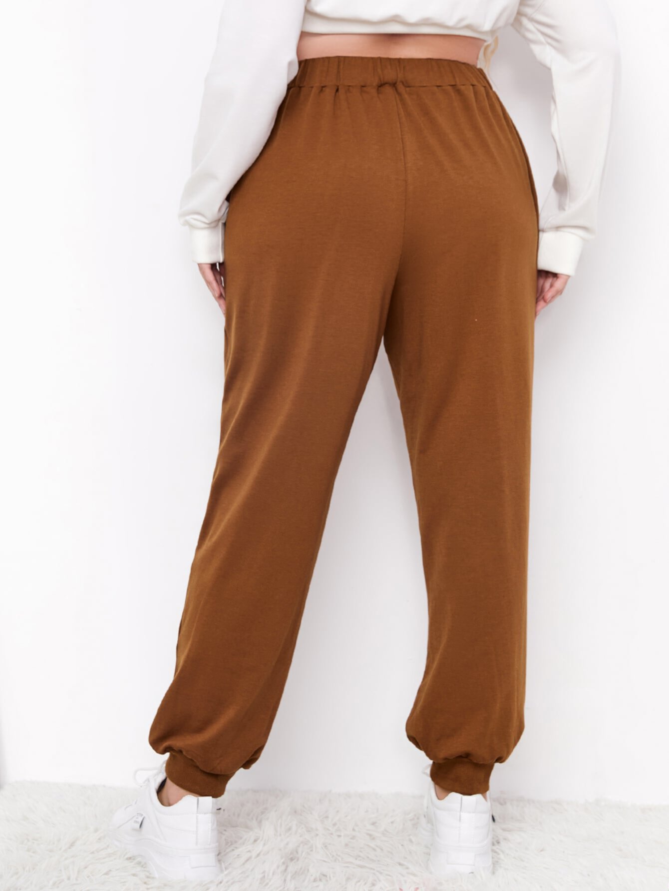 SHEIN размера плюс Спортивные брюки с текстовым принтом с эластичной талией SHEIN