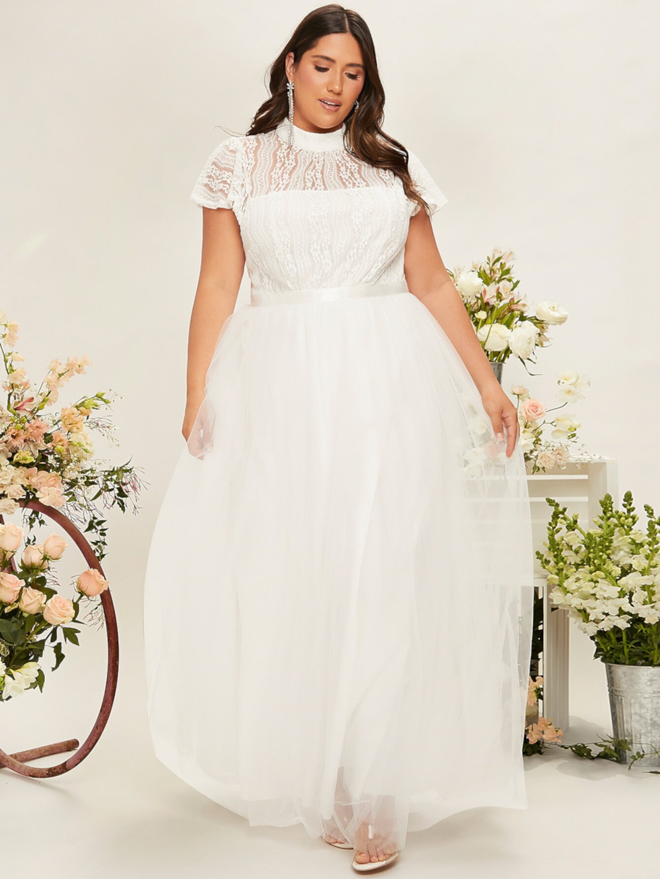 SHEIN размера плюс Свадебное платье с кружевной отделкой с воротником-стойкой с рукавами-бабочками сетчатый SHEIN