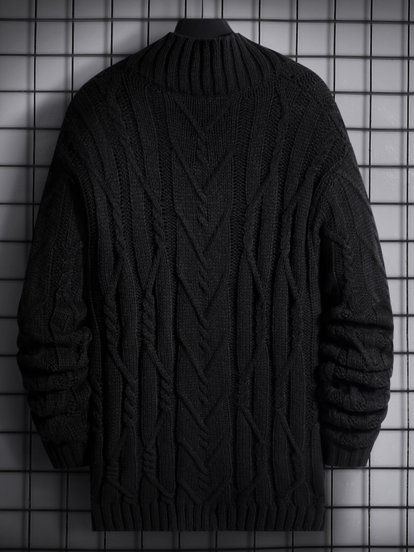 Вязаный свитер с v-образным вырезом для мужчины SHEIN