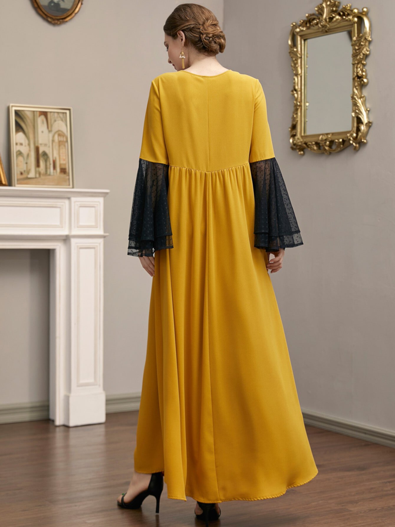 Платье с геометрическим принтом с сетчатой отделкой с рукавом "колокол" SHEIN