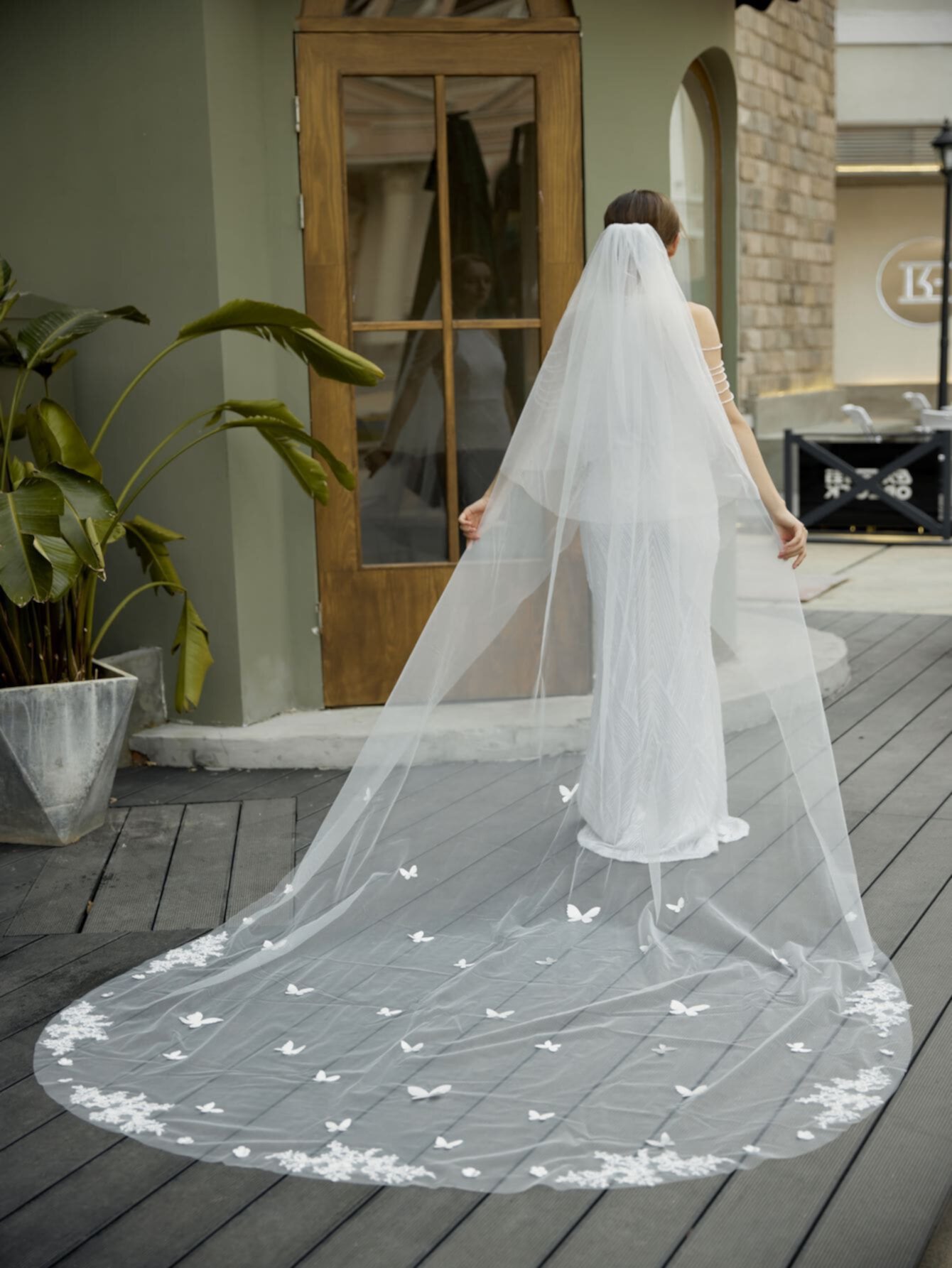Удлиненная фата невесты с аппликацией в виде бабочки SHEIN