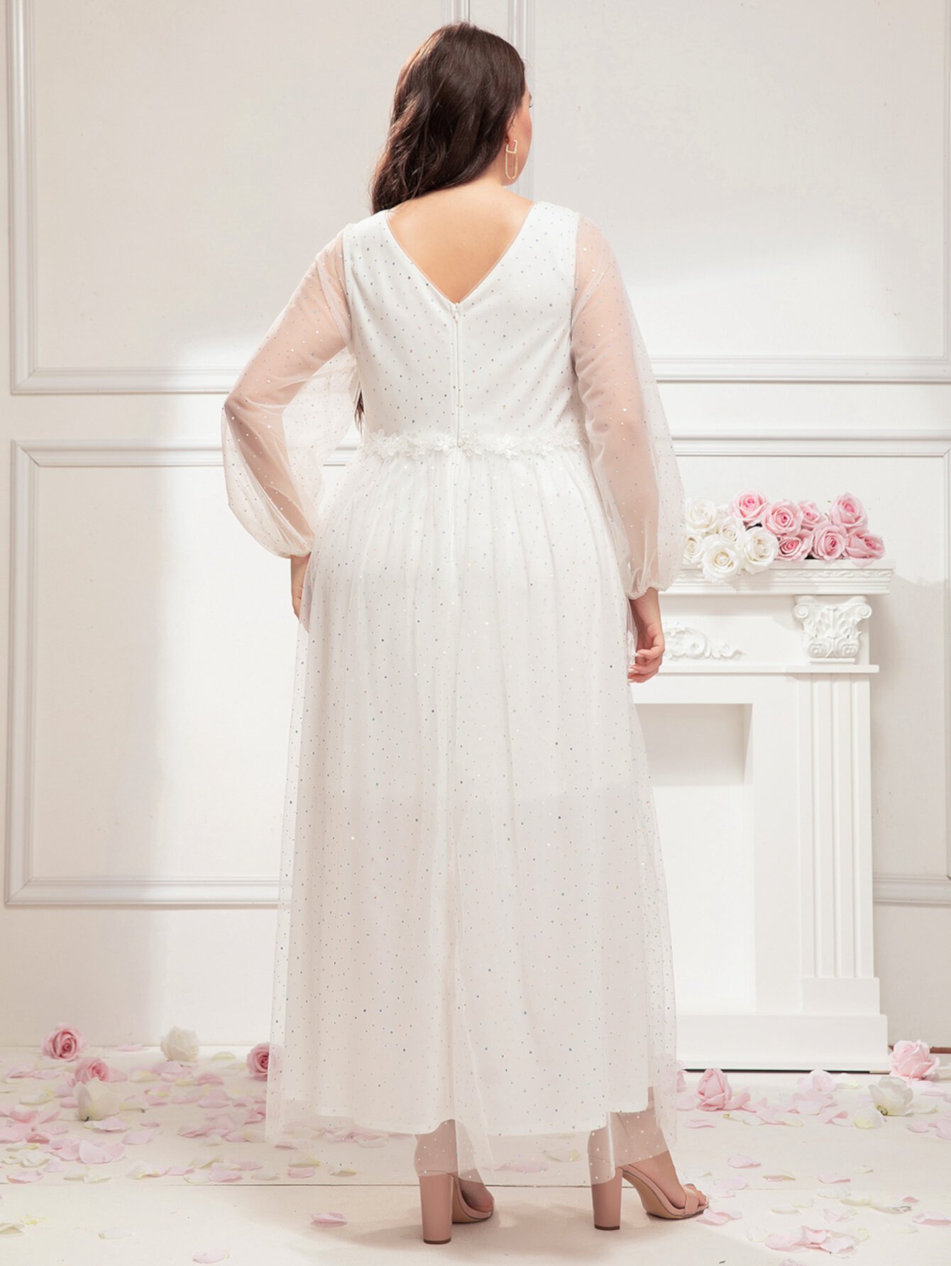 размера плюс Свадебное платье однотонный с v-образным вырезом с аппликацией сетчатый SHEIN