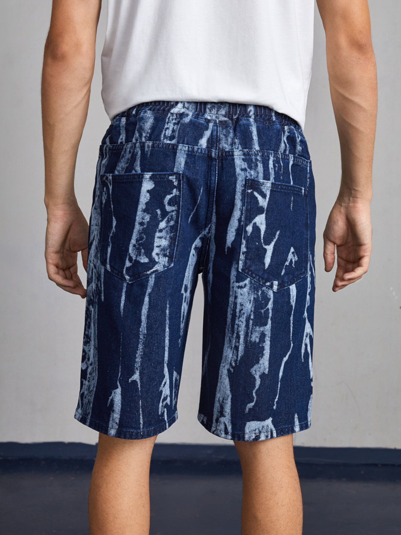 Карман графический принт Мужские джинсовые шорты SHEIN