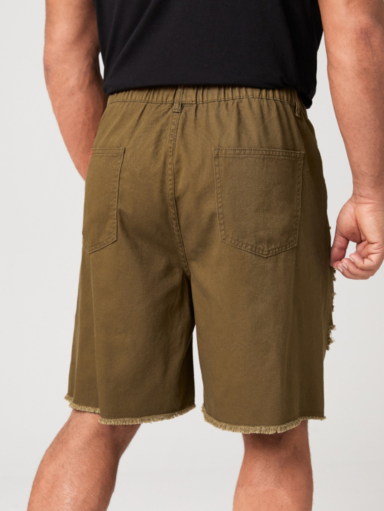 Extended Sizes для мужчины Джинсовые шорты рваный с необработанной отделкой SHEIN