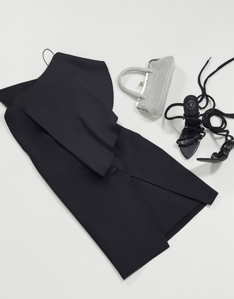 Черное облегающее платье на одно плечо AQAQ AQAQ