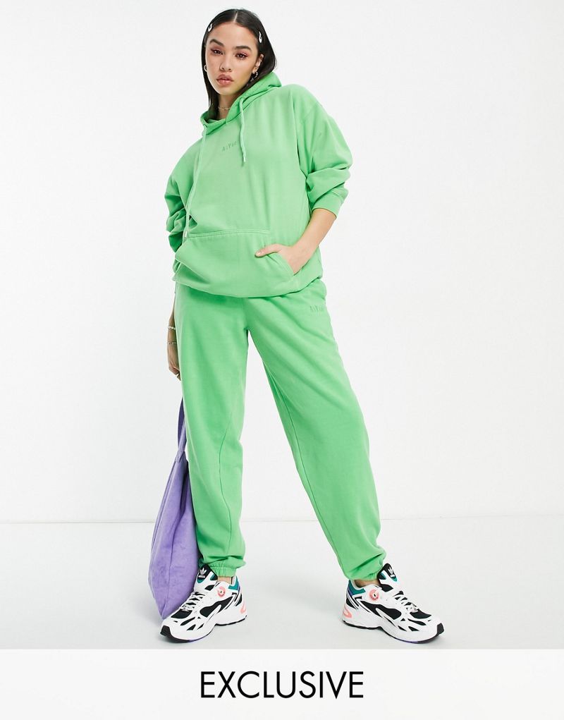 Зеленые фирменные спортивные штаны ASYOU — часть комплекта AsYou