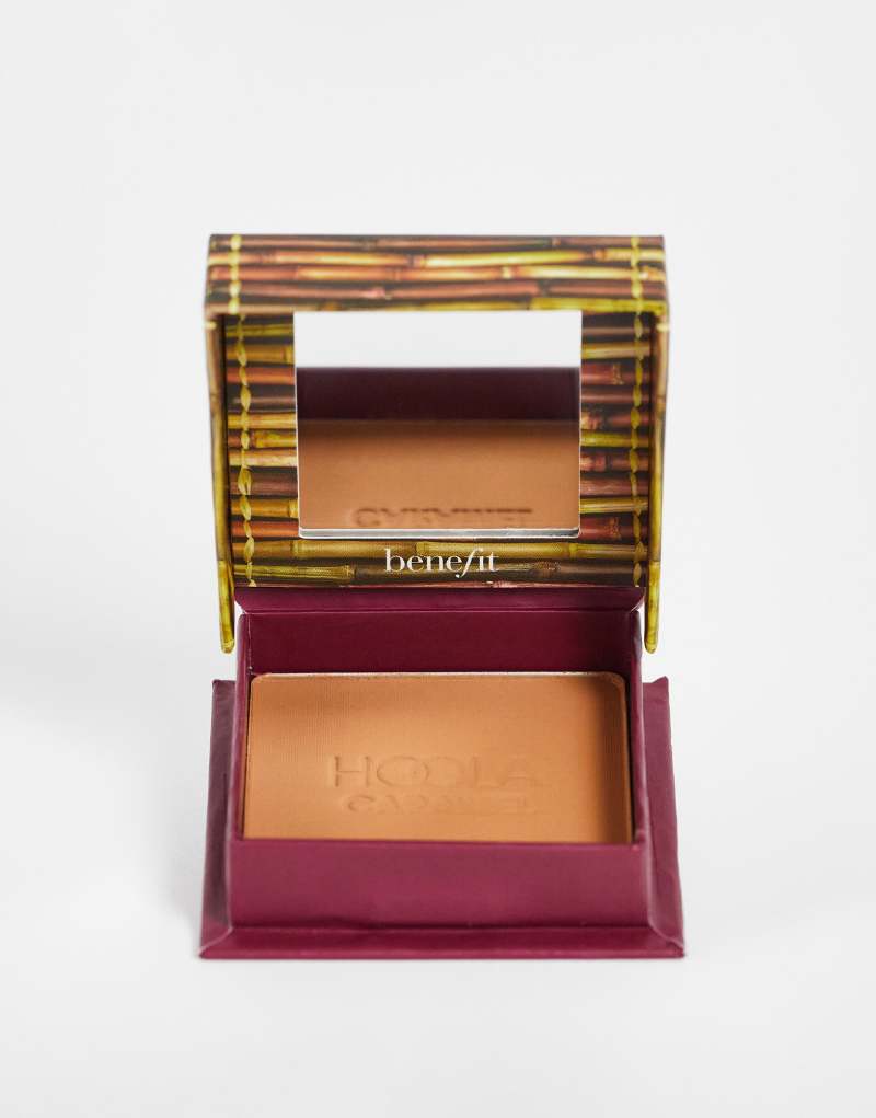 Benefit Cosmetics Hoola Матовый бронзер-карамель Benefit