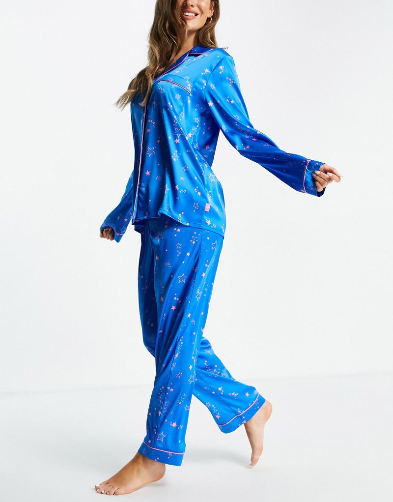 Длинная атласная пижама Chelsea Peers со звездным принтом Chelsea Peers