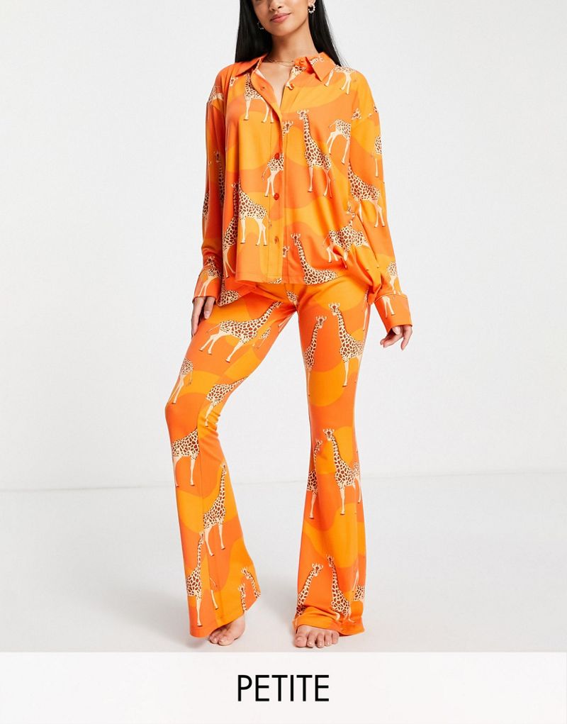 Длинная пижама с оранжевым принтом жирафа Chelsea Peers Petite Chelsea Peers