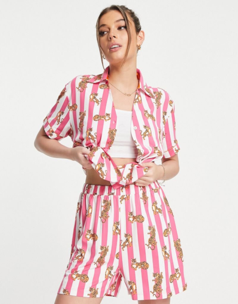 Пижамный комплект из рубашки и шорт Chelsea Peers с розовым тигровым принтом Chelsea Peers