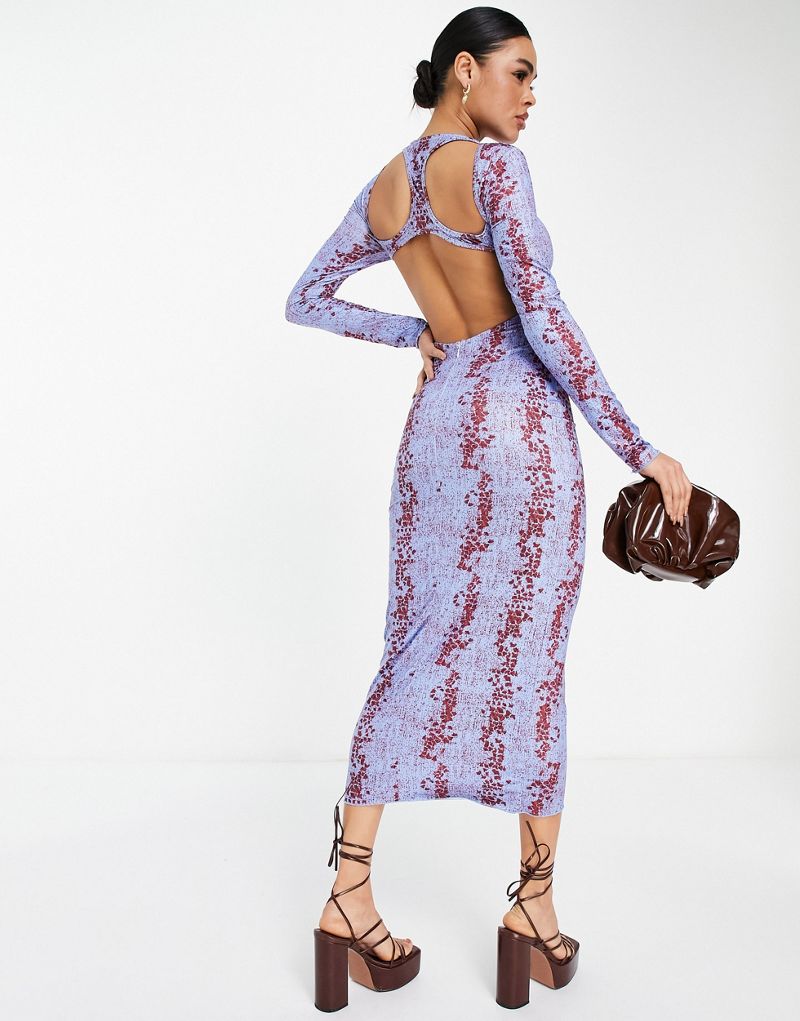 Ei8th Hour body-conscious maxi dress with low back in blue multi print EI8TH HOUR