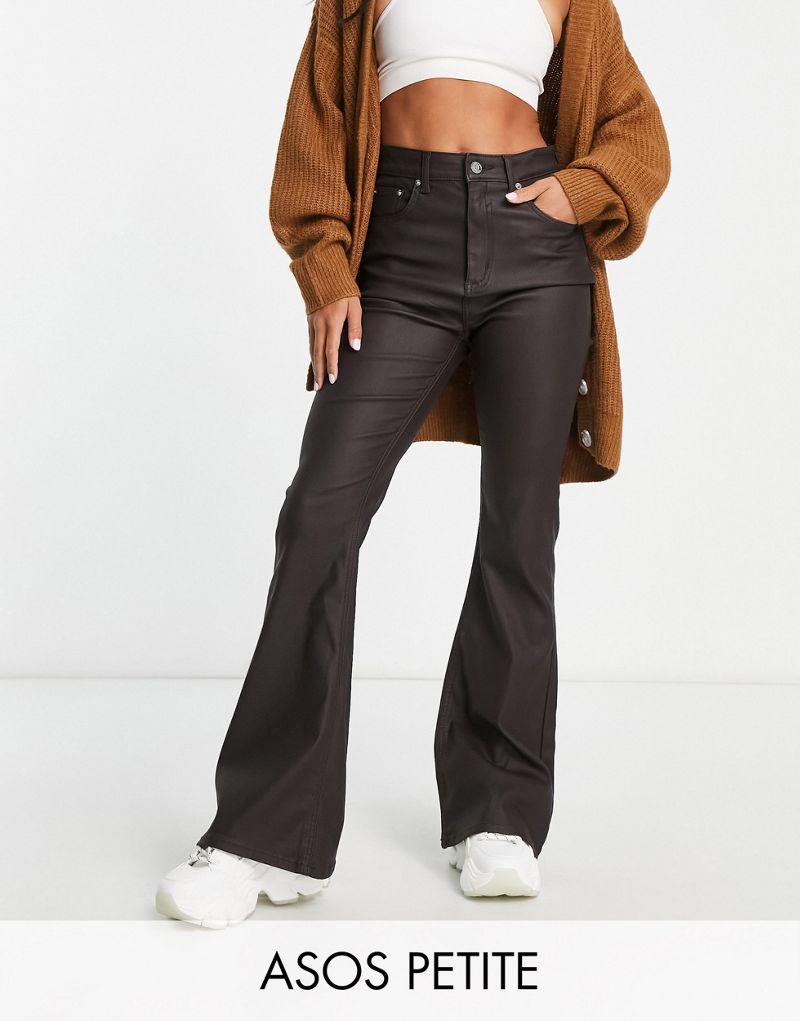Шоколадно-коричневые расклешенные джинсы ASOS DESIGN Petite Power ASOS Petite