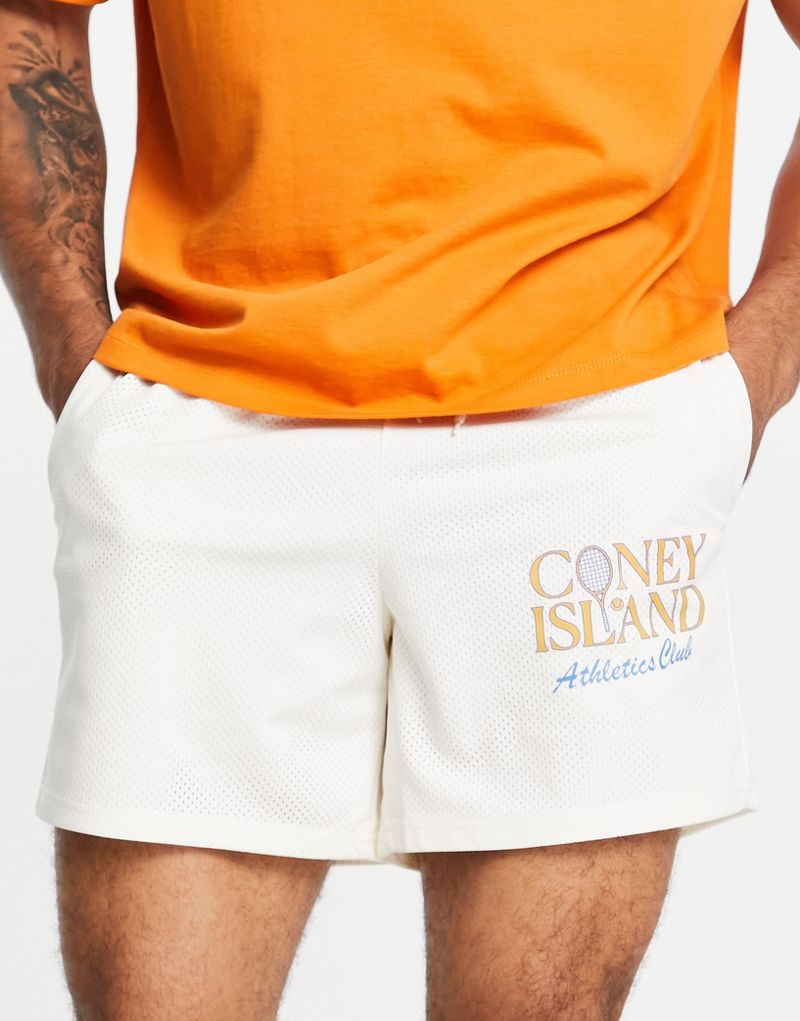 Белая короткая футболка для легкоатлетического клуба Coney Island Picnic с принтом на груди и спине - часть комплекта CONEY ISLAND PICNIC