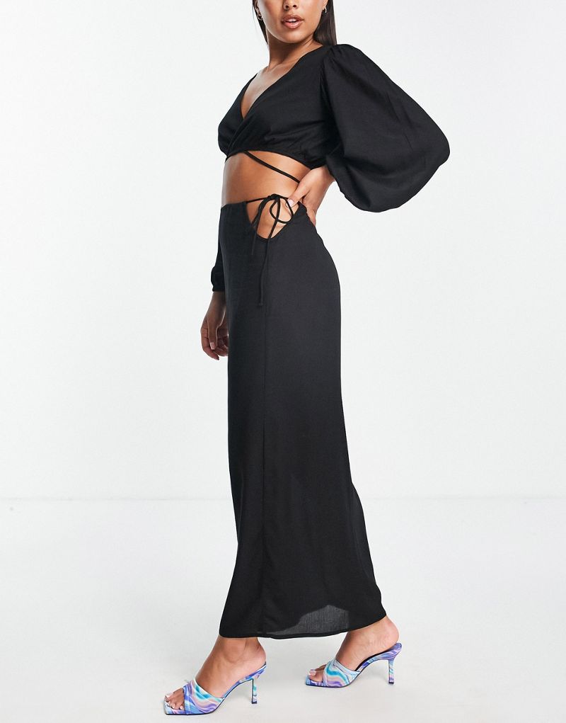 Эксклюзивная пляжная юбка-макси черного цвета с завязками по бокам Esmee — часть комплекта Esmée