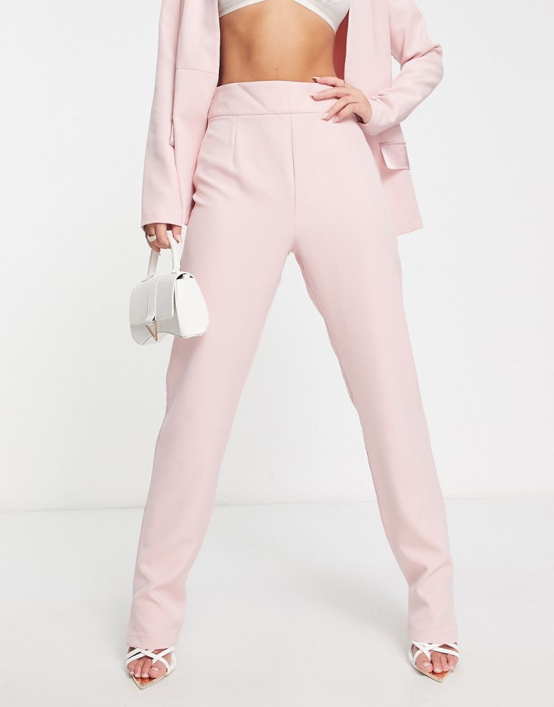 Светло-розовые брюки строгого кроя Femme Luxe — часть комплекта. Femme Luxe