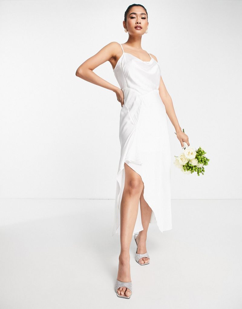 Белое атласное платье-комбинация с рюшами Liquorish Bridal Editorial Liquorish