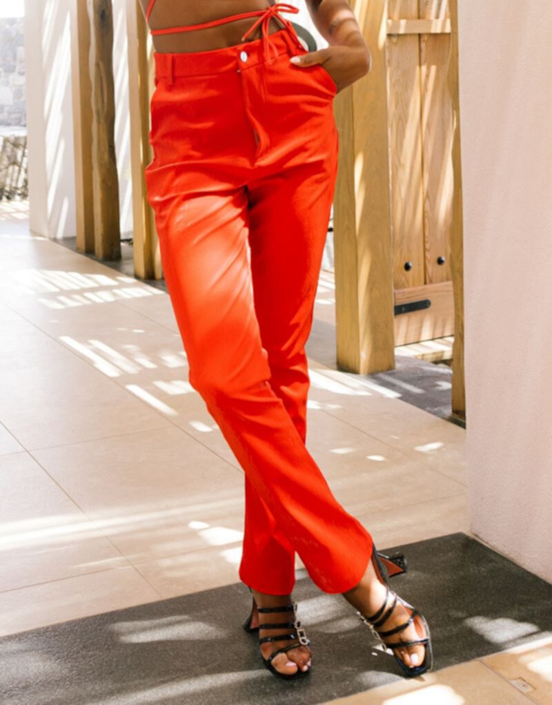 Ярко-красные узкие брюки из искусственной кожи Labelrail x Eva Apio — часть комплекта Labelrail