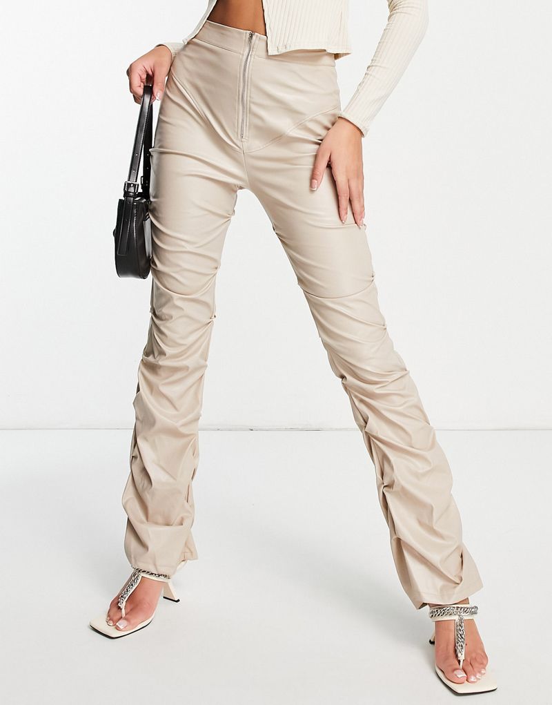 Бежевые кожаные брюки с молнией спереди и сборками Missyempire Missyempire