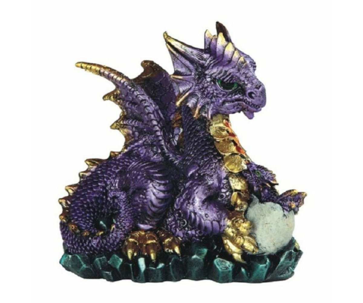 Toy Hatching Dragon explore. Dragon hold.