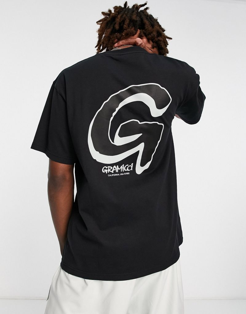 Черная футболка с логотипом Gramicci на спине Gramicci