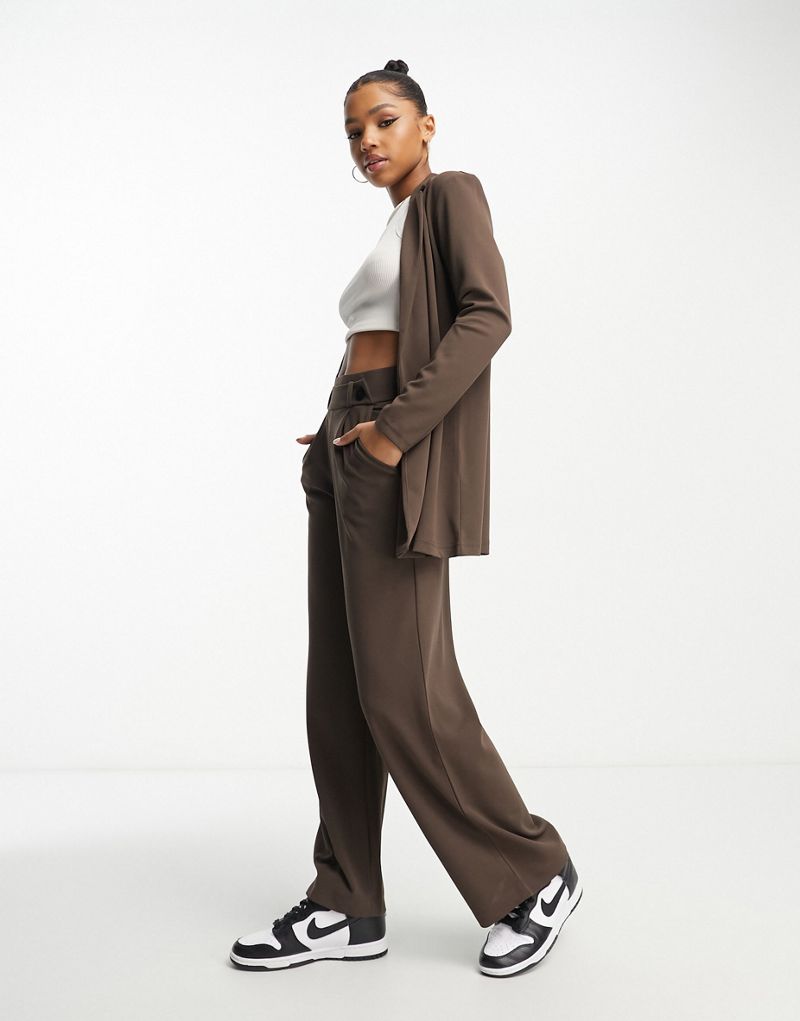 Шоколадные широкие брюки с пуговицами JDY — часть комплекта JDY