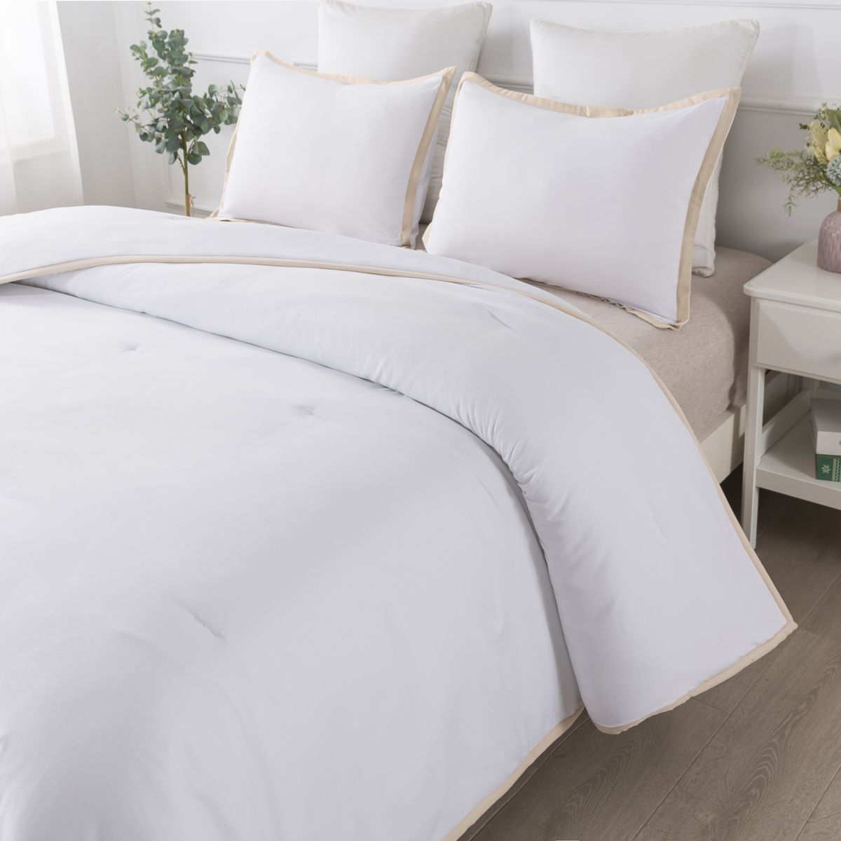 Dream On Frame 3-Piece Down-Alternative Comforter Set with Shams Dream On