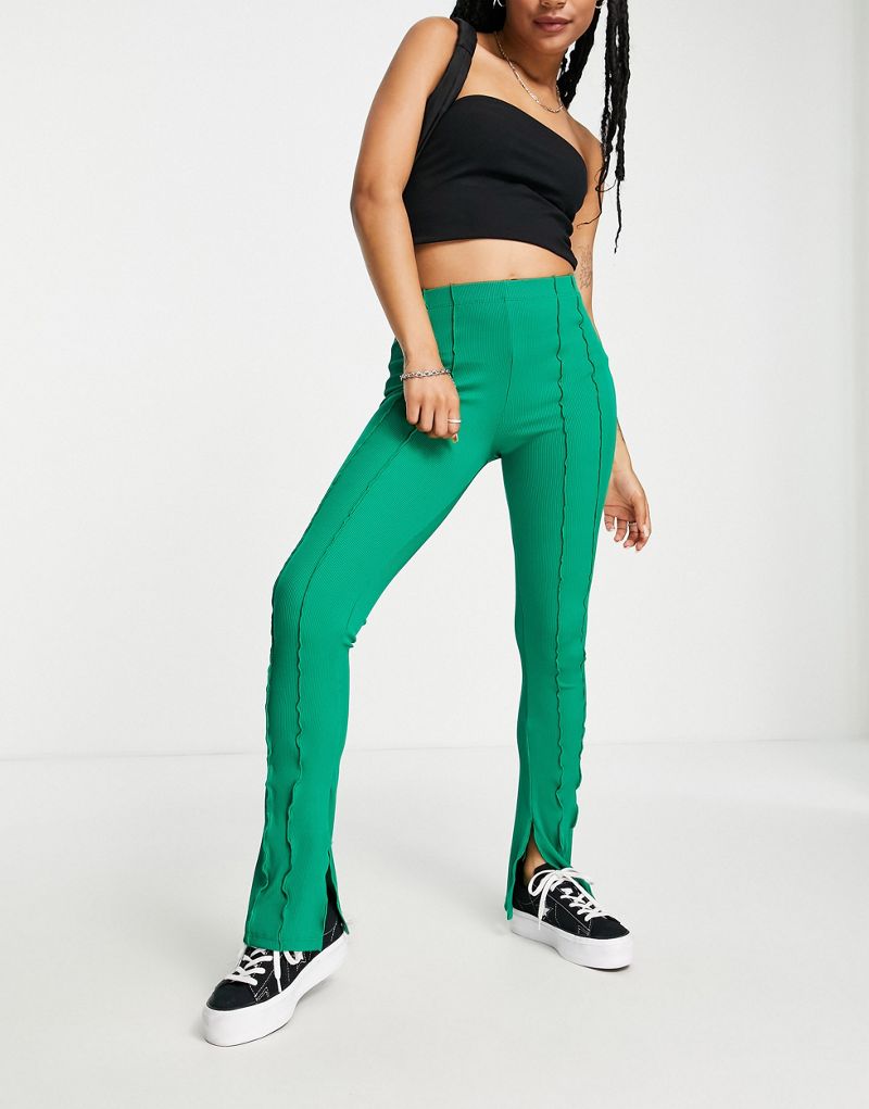 Зеленые узкие расклешенные брюки с открытыми швами Topshop Petite Topshop Petite