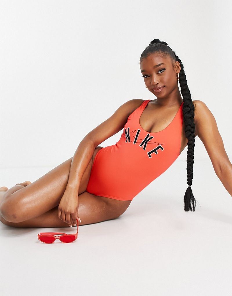 Красный купальник с логотипом Nike Swimming Nike
