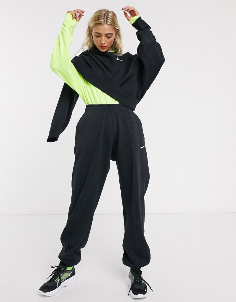 Nike Mini Swoosh Oversized Sweatpants