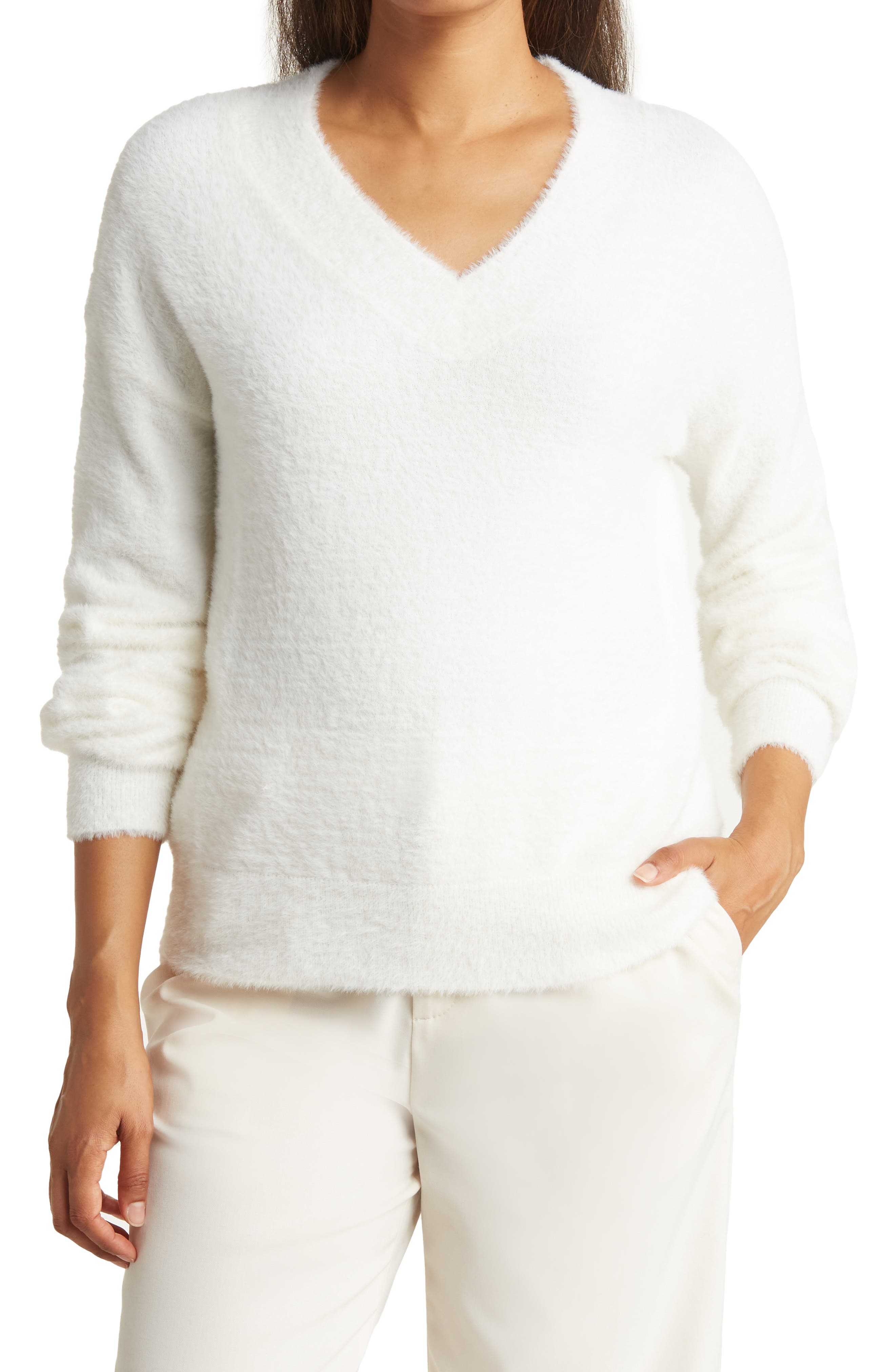 Dreamy Yarn V-Neck Sweater Halogen