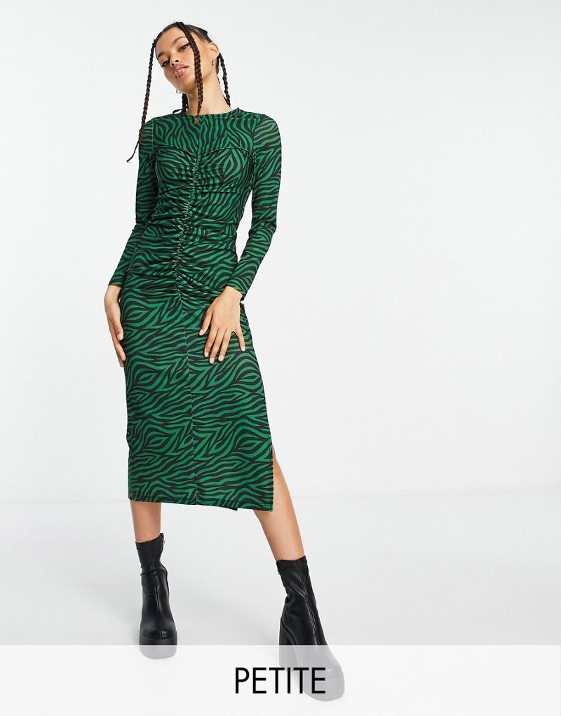 Зеленое платье миди с длинными рукавами и сборкой спереди New Look Petite New Look