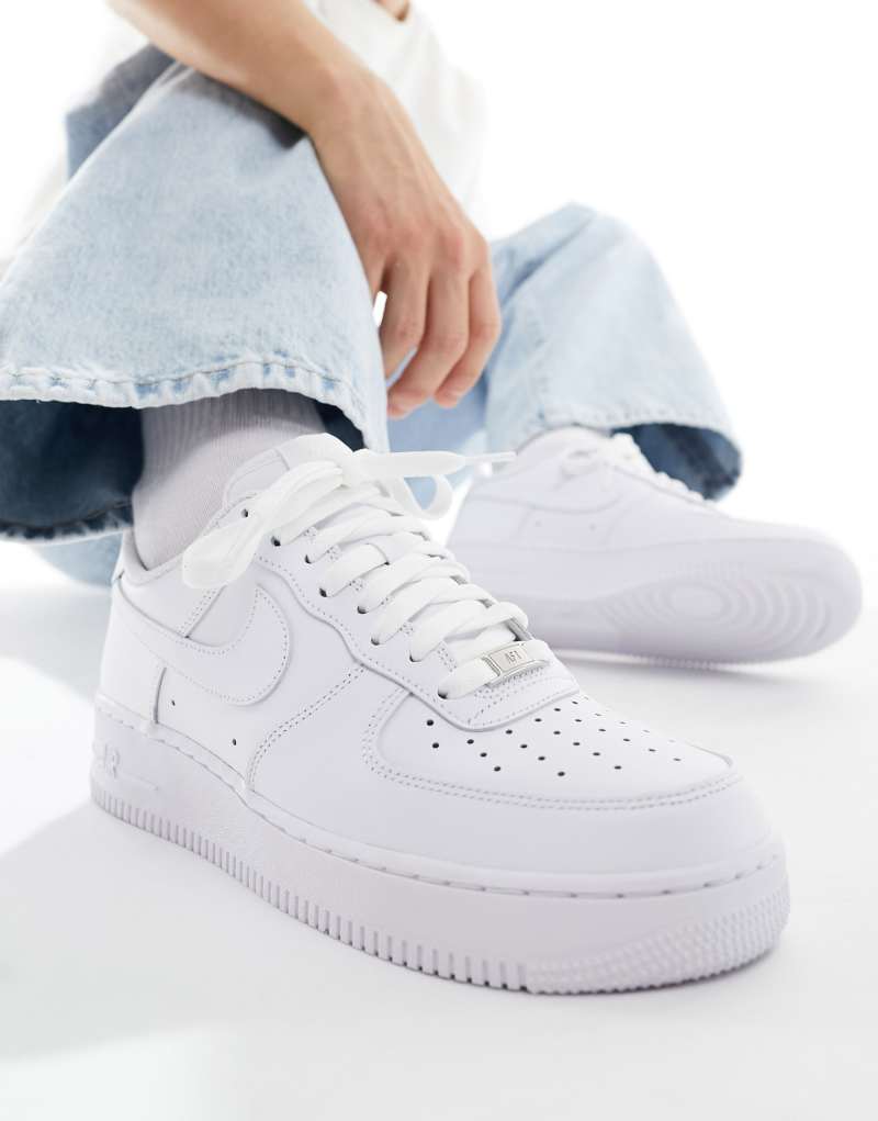 Мужские Повседневные кроссовки Nike Air Force 1 '07 в тройном белом Nike