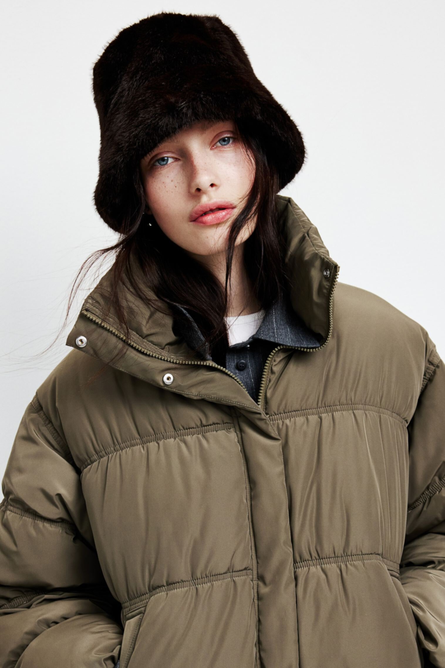 Панамы H&M Fluffy Bucket Hat H&M