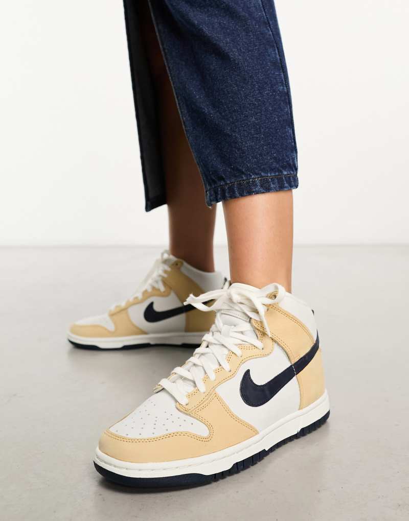 Женские кеды Nike Dunk High Premium в цвете парус и песок Nike