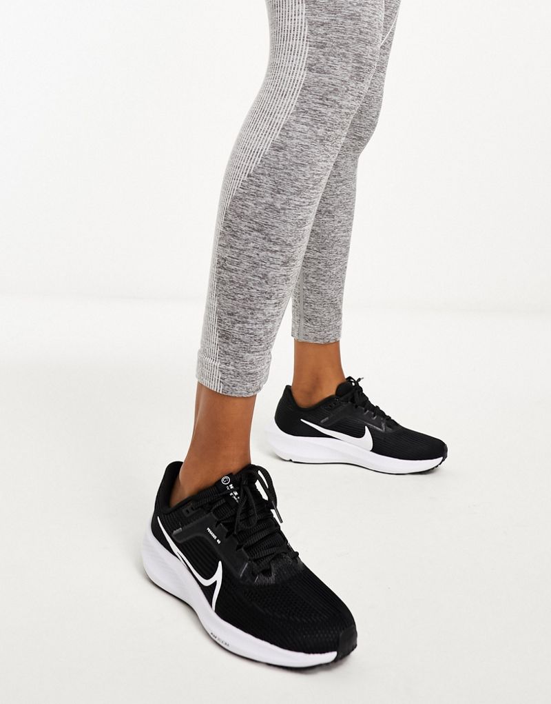 Женские кроссовки для бега Nike Vomero 17 в черно-белом цвете Nike