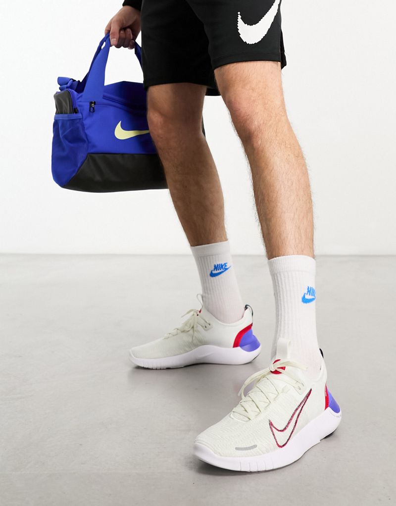 Мужские кроссовки Nike Free Run Flyknit в белом и красном цвете Nike