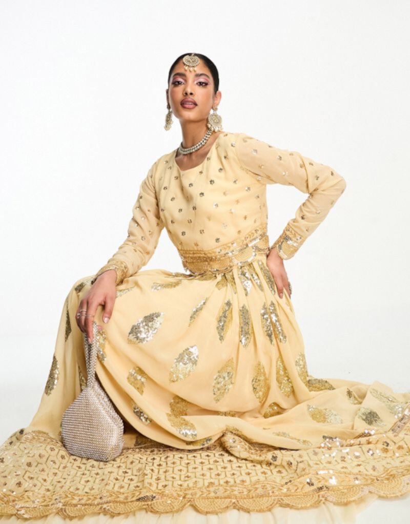 Золотая пышная юбка с вышивкой Nesavaali lehenga Nesavaali