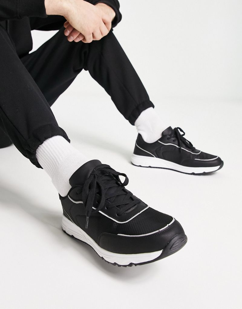 Черные кроссовки с объемными вставками New Look для мужчин - модель Lifestyle Sneakers New Look
