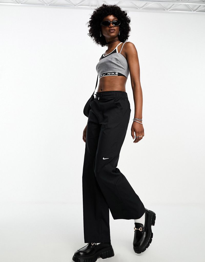  Тренировочные штаны Nike Essential в черном цвете для мужчин Nike