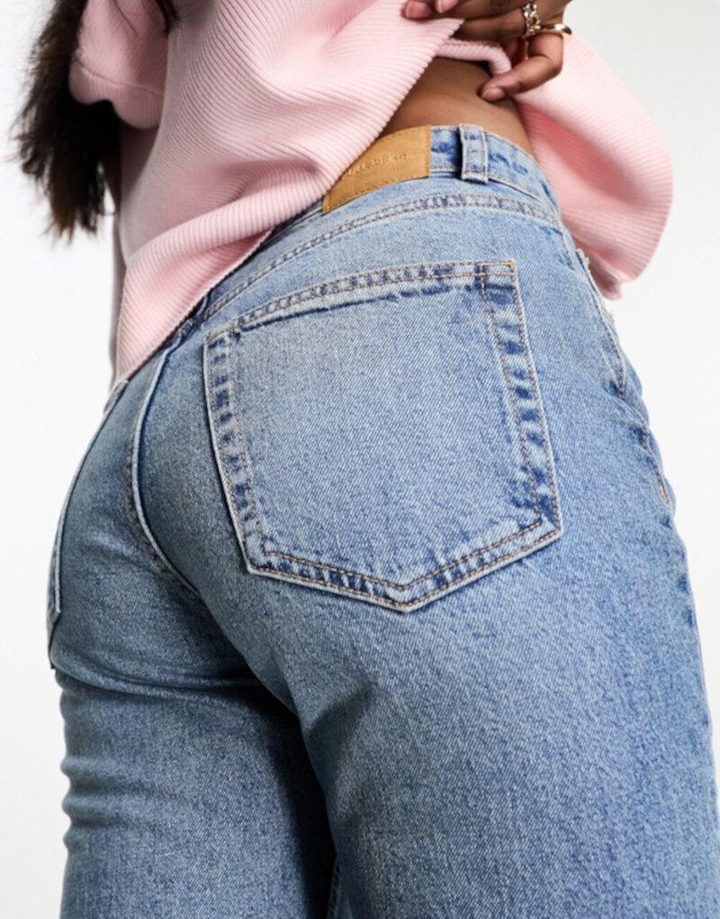Комфортные джинсы прямого кроя с высокой посадкой Pull&Bear средне-синего цвета Pull&Bear