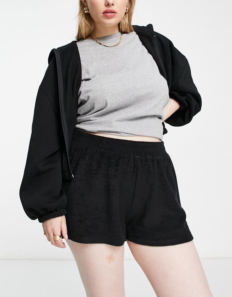 Черные махровые пляжные шорты Simply Be — часть комплекта Simply Be