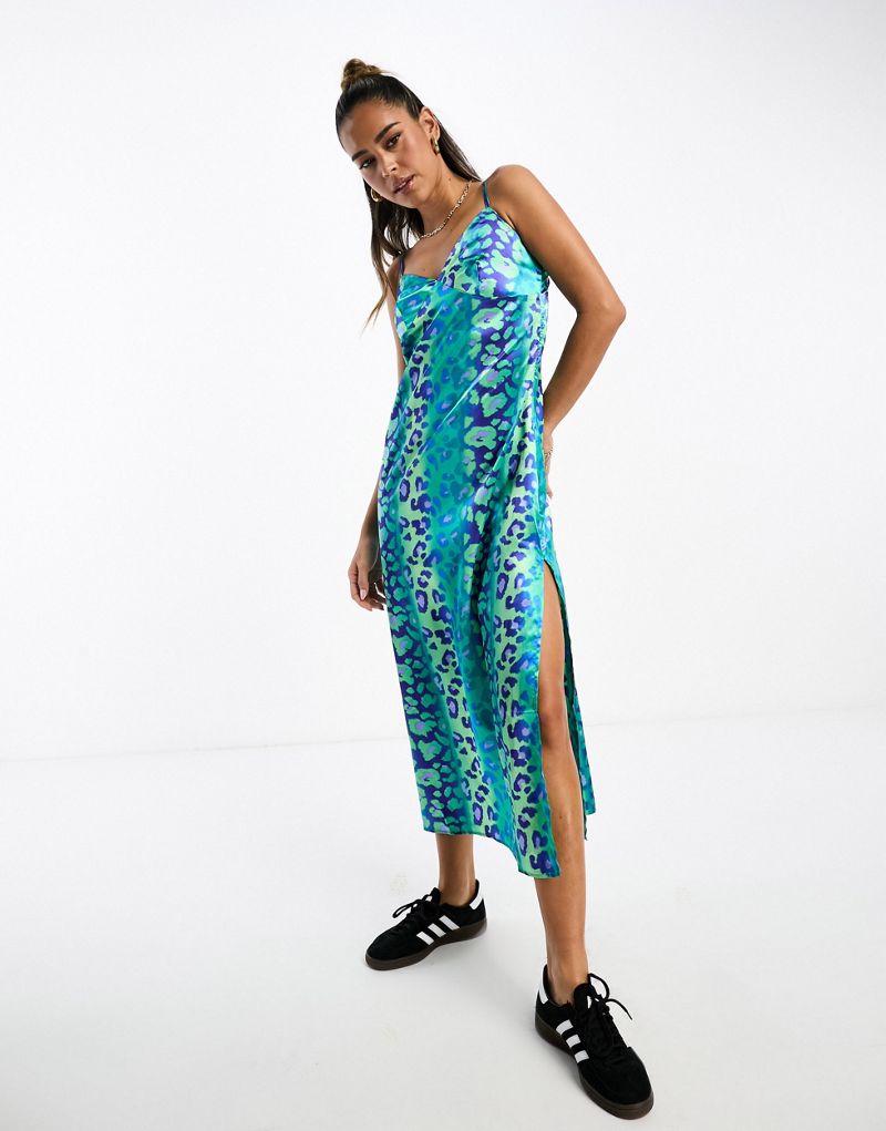 Женское сатиновое платье средней длины Urban Threads в голубом леопардовом принте Urban Threads