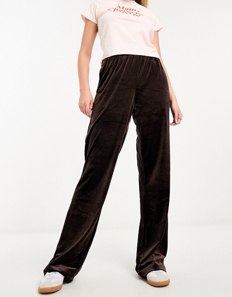 Прямые брюки Urban Revivo в темно-коричневом цвете для женщин Urban Revivo