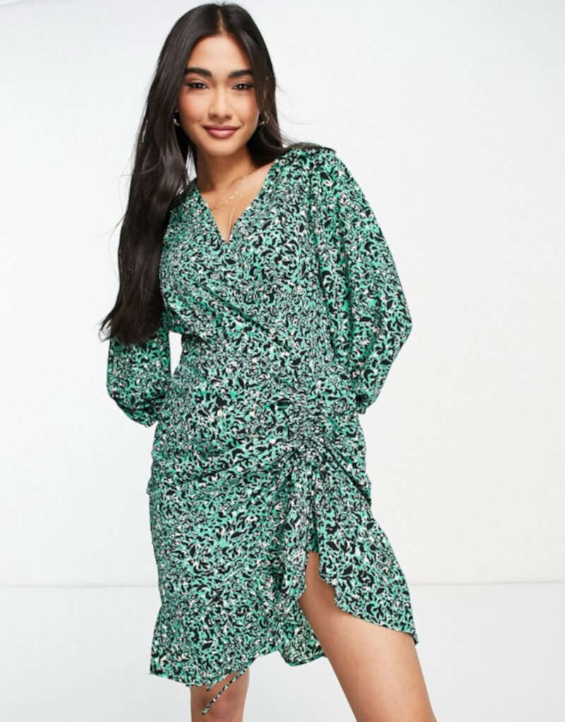 Зеленое платье мини со сборками и v-образным вырезом Vero Moda VERO MODA