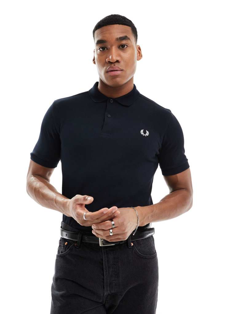 Унисекс поло Fred Perry темно-синего цвета с вышивкой логотипа и стандартным кроем Fred Perry