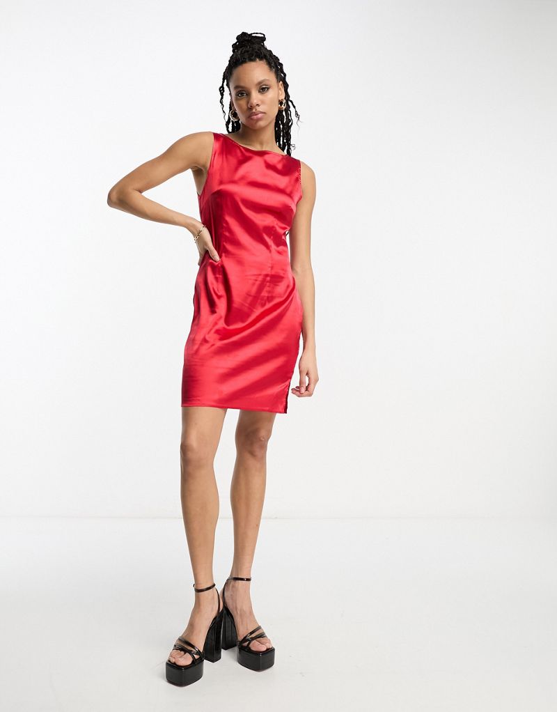 Красное атласное платье мини с разрезом Urban Threads Urban Threads