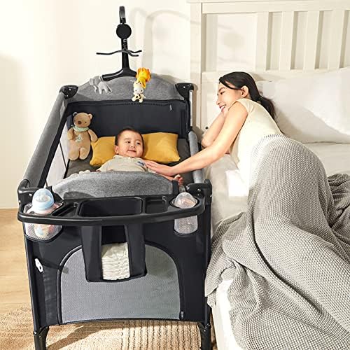 Портативная кроватка MMBABY Pack and Play для ребенка 5-в-1, многофункциональная прикроватная кроватка от новорожденных до малышей, U-образное устройство для смены подгузников, игровая площадка, ремень безопасности, сумка для переноски (светло-серая) MMBABY