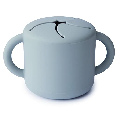 силиконовая чашка для закусок | Контейнер для еды с защитой от проливания для малышей и младенцев (сыпучий песок) Mushie