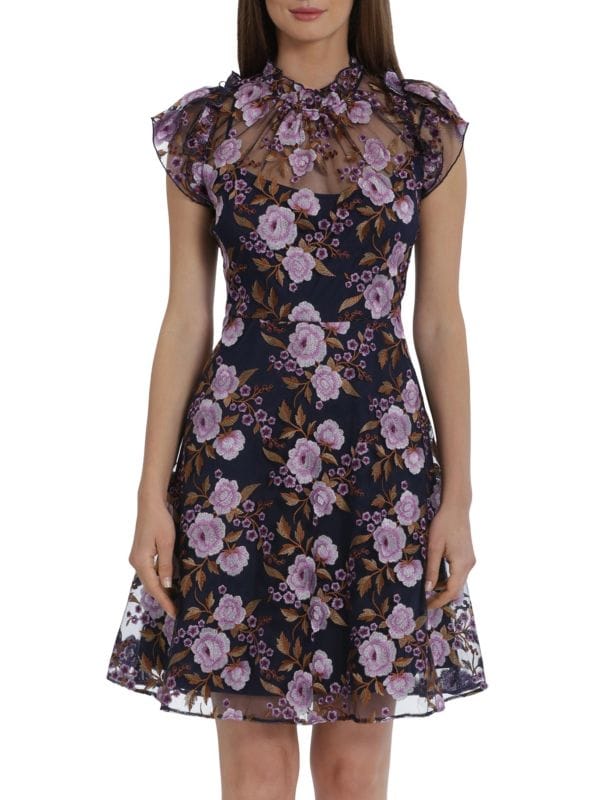 Платье А-силуэта с цветочной вышивкой Maggy London